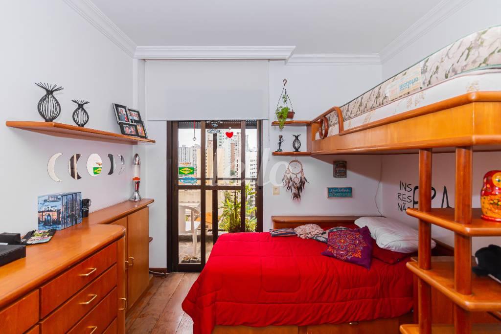 SUÍTE 2 de Apartamento à venda, Padrão com 220 m², 4 quartos e 3 vagas em Vila Mariana - São Paulo