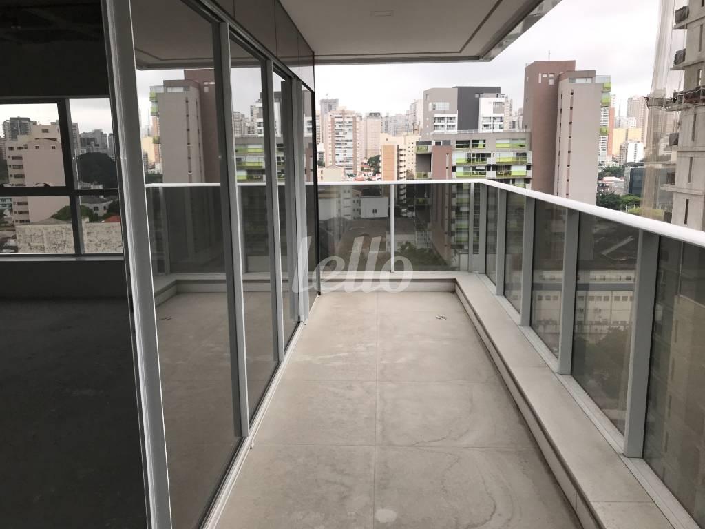 CONJUNTO 131M² - VARANDA de Sala / Conjunto para alugar, Padrão com 192 m², e 5 vagas em Água Branca - São Paulo