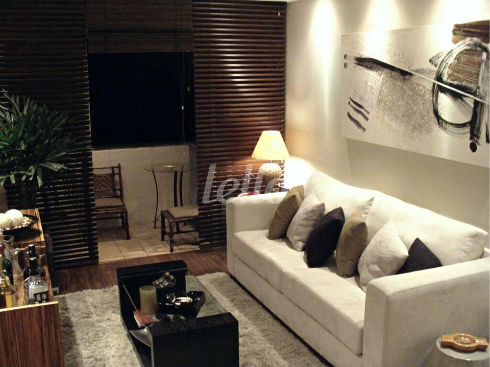 SALA DOIS AMBIENTES de Apartamento à venda, Padrão com 58 m², 1 quarto e 1 vaga em Pinheiros - São Paulo