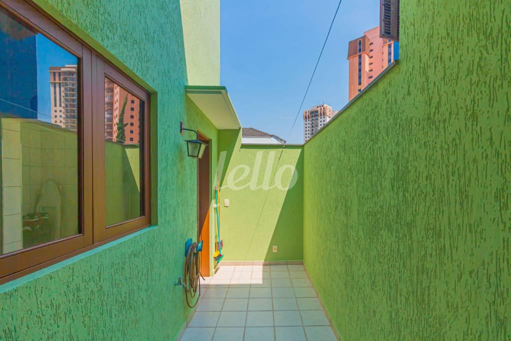 QUINTAL de Casa à venda, sobrado com 99 m², 3 quartos e 2 vagas em Santo Amaro - São Paulo