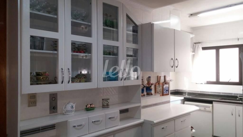 COPA de Apartamento à venda, Padrão com 190 m², 3 quartos e 2 vagas em Vila Bastos - Santo André