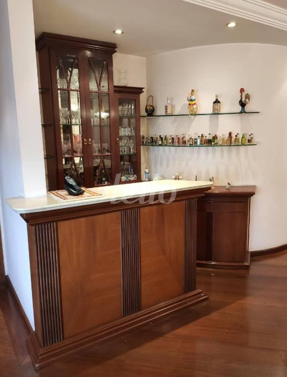 SALA DOIS AMBIENTES de Apartamento à venda, Padrão com 190 m², 3 quartos e 2 vagas em Vila Bastos - Santo André