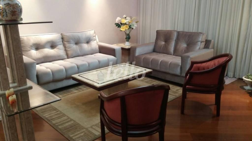 SALA DOIS AMBIENTES de Apartamento à venda, Padrão com 190 m², 3 quartos e 2 vagas em Vila Bastos - Santo André