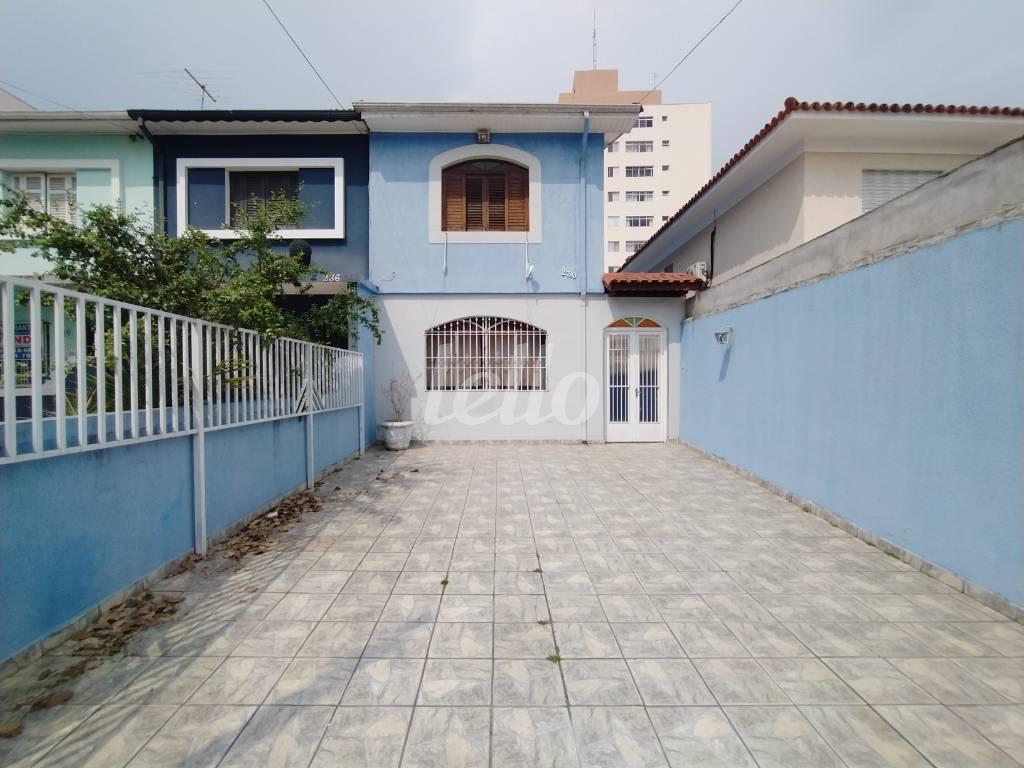 GARAGEM de Casa à venda, sobrado com 206 m², 3 quartos e 4 vagas em Vila Isolina Mazzei - São Paulo
