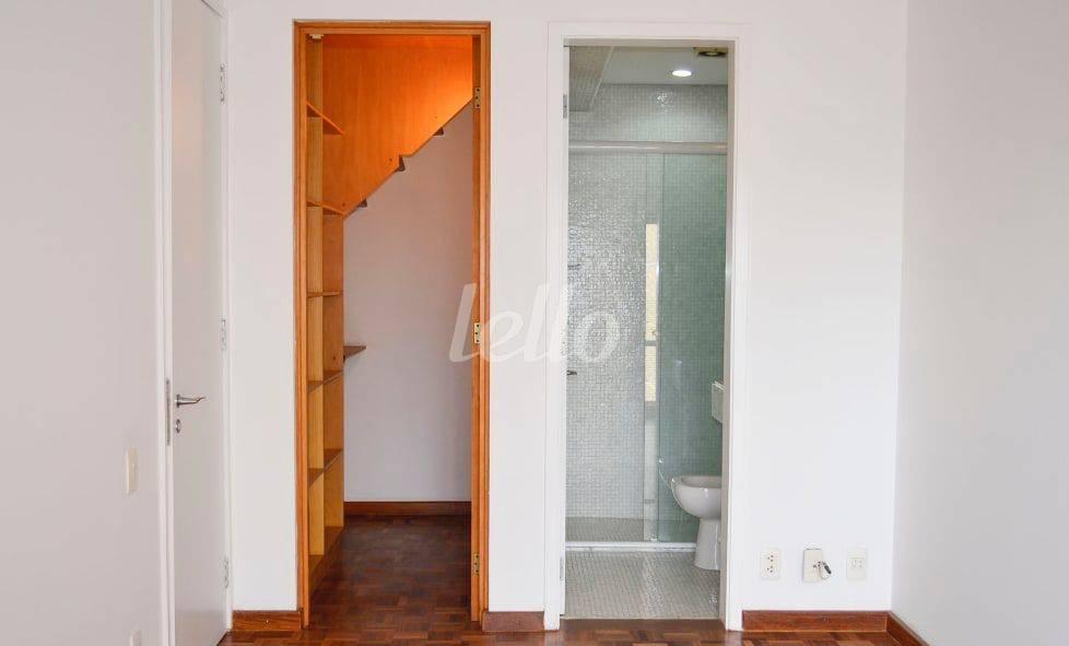 SUITE de Apartamento à venda, Triplex com 160 m², 2 quartos e 2 vagas em Vila Madalena - São Paulo