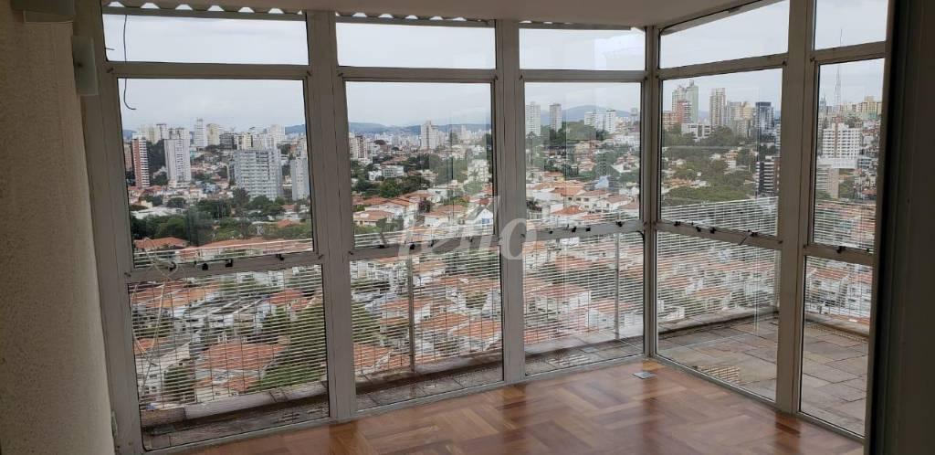 SALA de Apartamento à venda, Triplex com 160 m², 2 quartos e 2 vagas em Vila Madalena - São Paulo