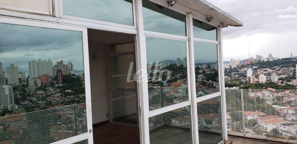 AREA EXTERNA de Apartamento à venda, Triplex com 160 m², 2 quartos e 2 vagas em Vila Madalena - São Paulo