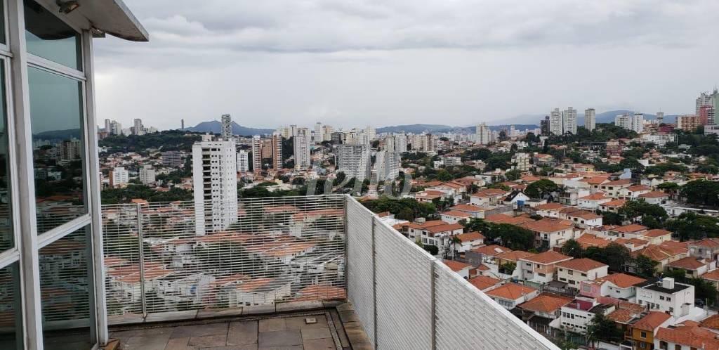 SACADA de Apartamento à venda, Triplex com 160 m², 2 quartos e 2 vagas em Vila Madalena - São Paulo
