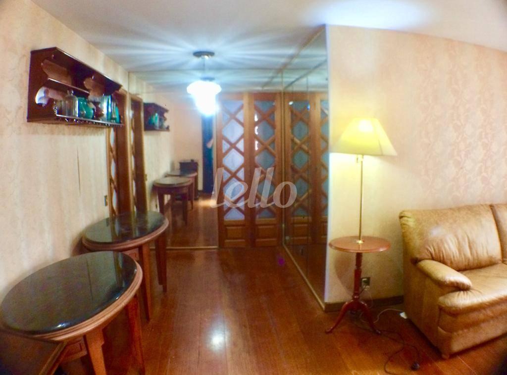 SALA de Apartamento à venda, Padrão com 85 m², 2 quartos e 1 vaga em Santa Cecília - São Paulo