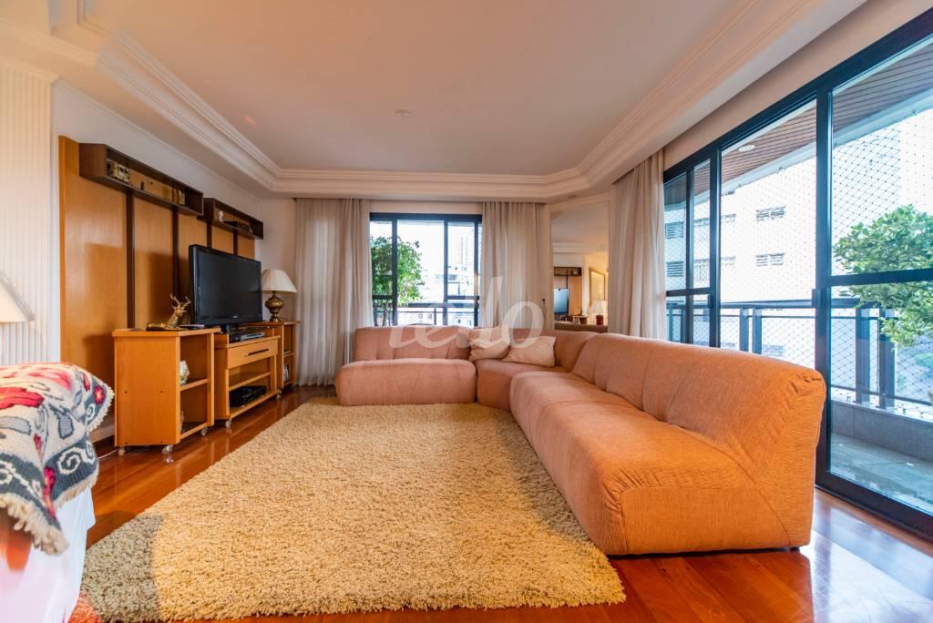 SALAS DOIS AMBIENTES de Apartamento à venda, Padrão com 227 m², 4 quartos e 4 vagas em Parque da Mooca - São Paulo