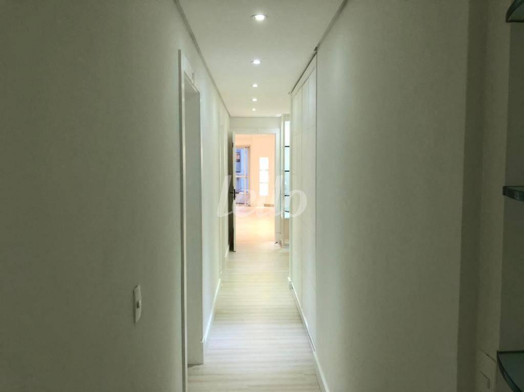 CORREDOR de Apartamento à venda, Padrão com 195 m², 4 quartos e 3 vagas em Jardim Paulista - São Paulo