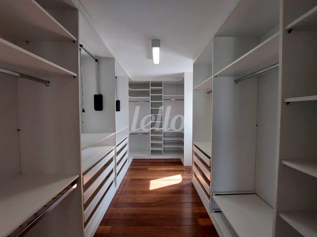 SUITE MASTER de Apartamento à venda, Duplex com 480 m², 4 quartos e 3 vagas em Vila Analia Franco - São Paulo