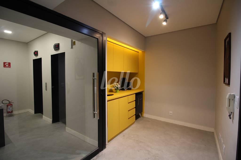 ENTRADA E COPA de Sala / Conjunto para alugar, Padrão com 13 m², e em Bela Vista - São Paulo