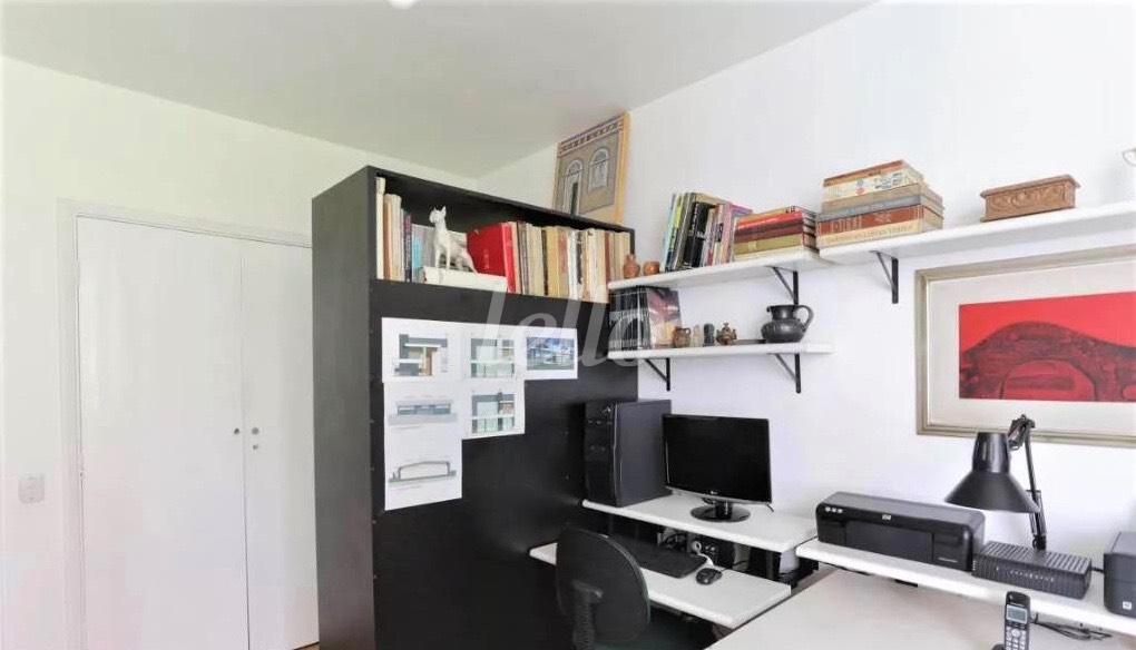 ESCRITÓRIO de Apartamento para alugar, Padrão com 97 m², 2 quartos e 1 vaga em Jardim Paulista - São Paulo