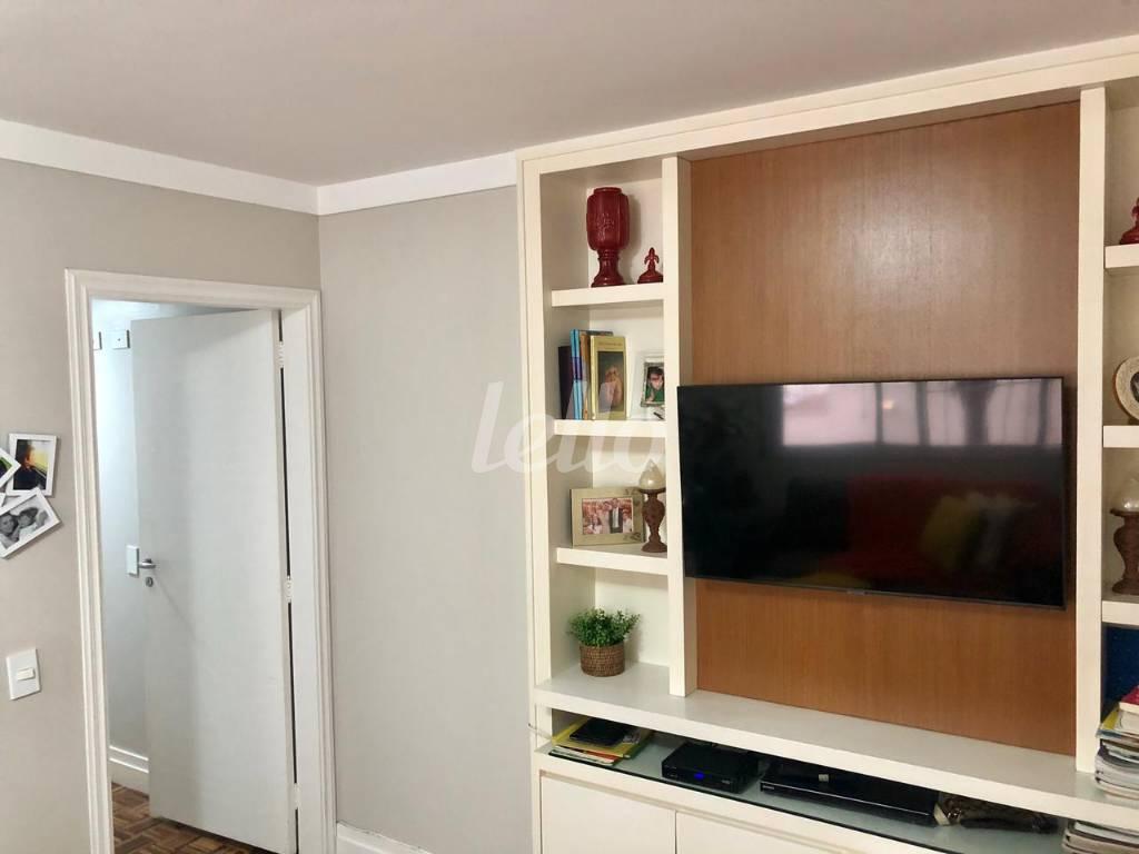 SALA TV de Apartamento à venda, Padrão com 212 m², 3 quartos e 2 vagas em Santa Cecília - São Paulo