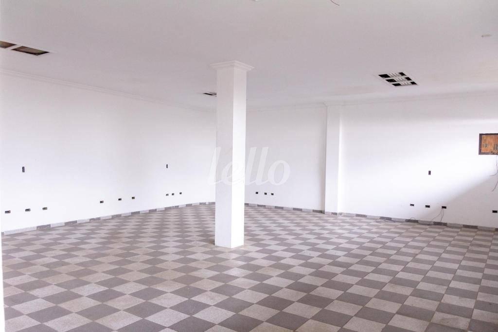 SALÃO2 de Casa para alugar, assobradada com 900 m², 7 quartos e 10 vagas em Vila Santa Terezinha - São Bernardo do Campo