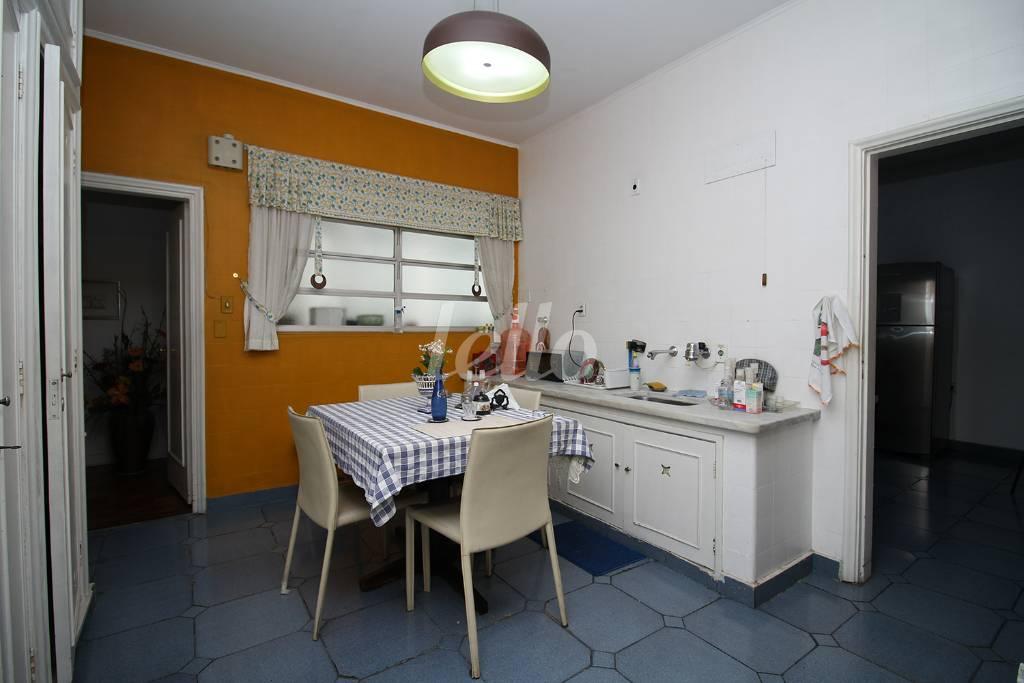 COZINHA de Apartamento à venda, Padrão com 400 m², 4 quartos e 2 vagas em Santa Cecília - São Paulo