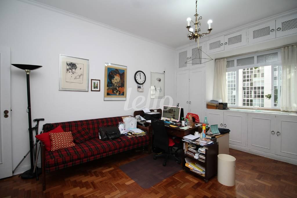 DORMITÓRIO de Apartamento à venda, Padrão com 400 m², 4 quartos e 2 vagas em Santa Cecília - São Paulo