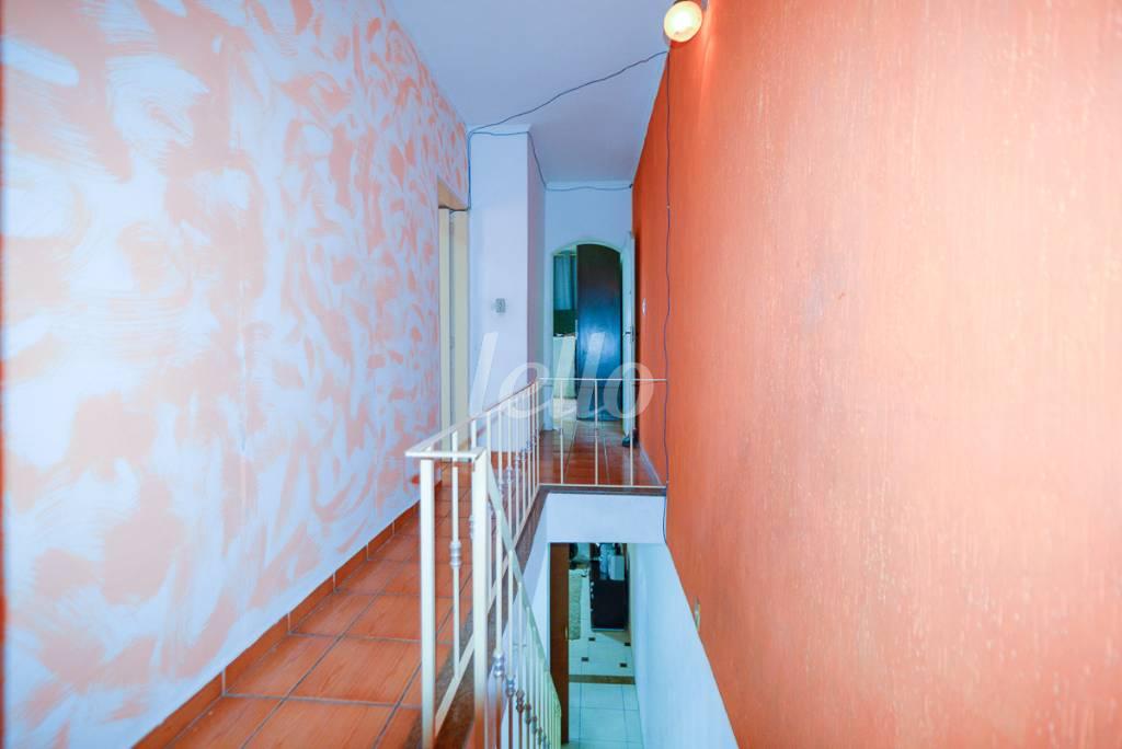 CORREDOR PARTE SUPERIOR de Casa à venda, sobrado com 91 m², 3 quartos e 2 vagas em Jardim Vila Formosa - São Paulo