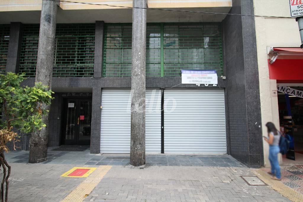 FACHADA de Loja para alugar, Padrão com 600 m², e em Bela Vista - São Paulo