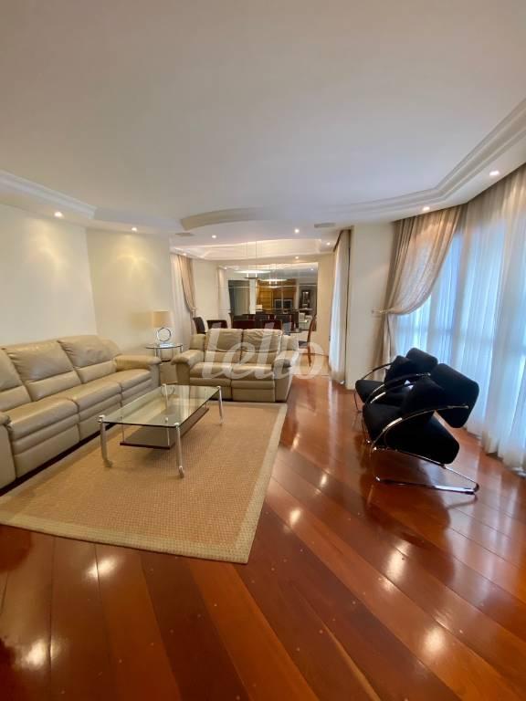 SALA DE ESTAR de Apartamento à venda, Padrão com 156 m², 3 quartos e 3 vagas em Vila Regente Feijó - São Paulo