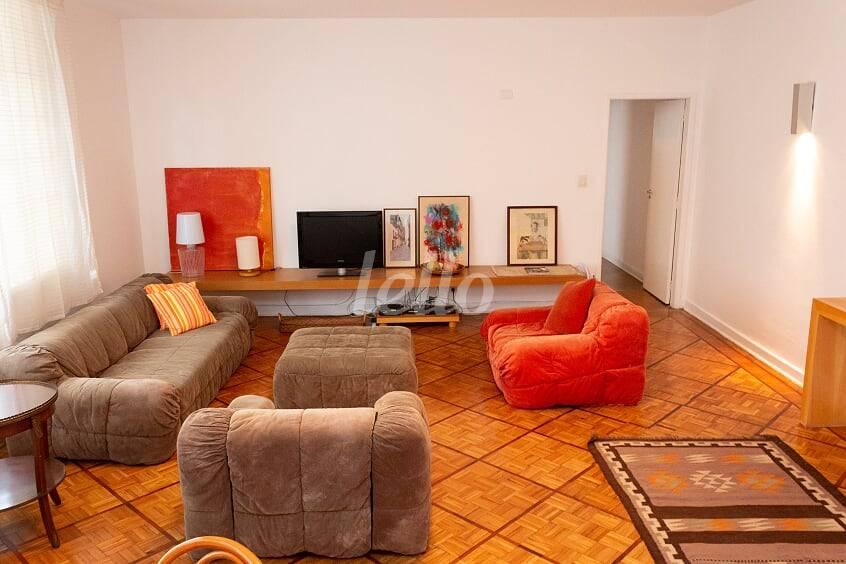 SALA de Apartamento à venda, Padrão com 175 m², 3 quartos e 1 vaga em Jardim Paulista - São Paulo