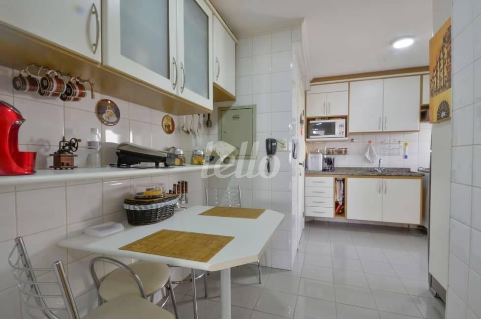 COZINHA de Apartamento à venda, Padrão com 98 m², 3 quartos e 2 vagas em Vila Clementino - São Paulo