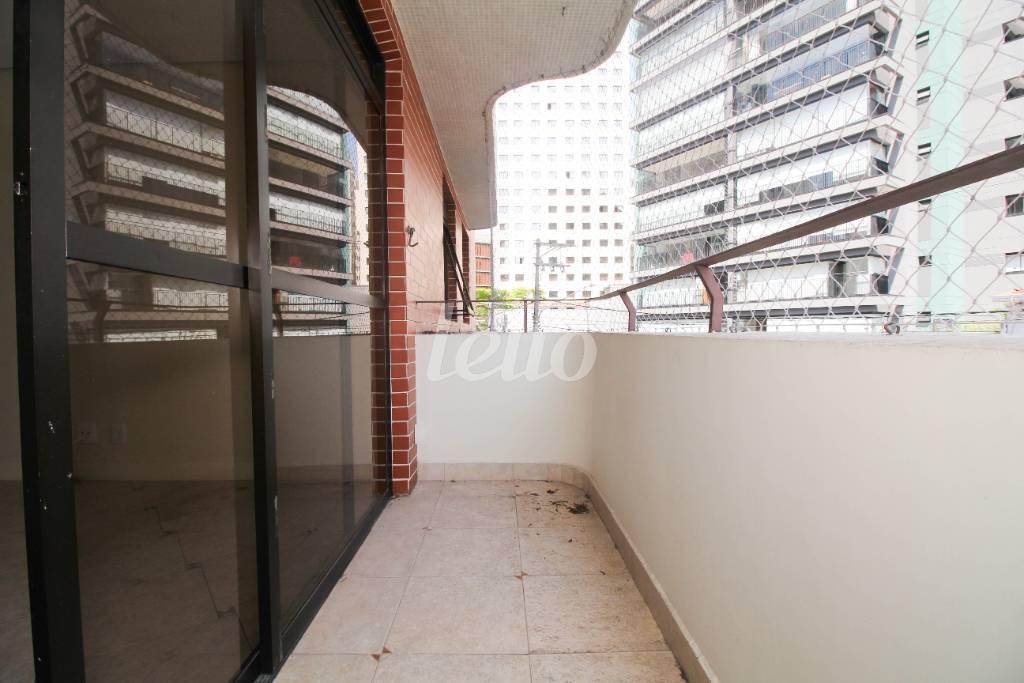 SACADA de Apartamento à venda, Padrão com 87 m², 3 quartos e 1 vaga em Vila Olímpia - São Paulo