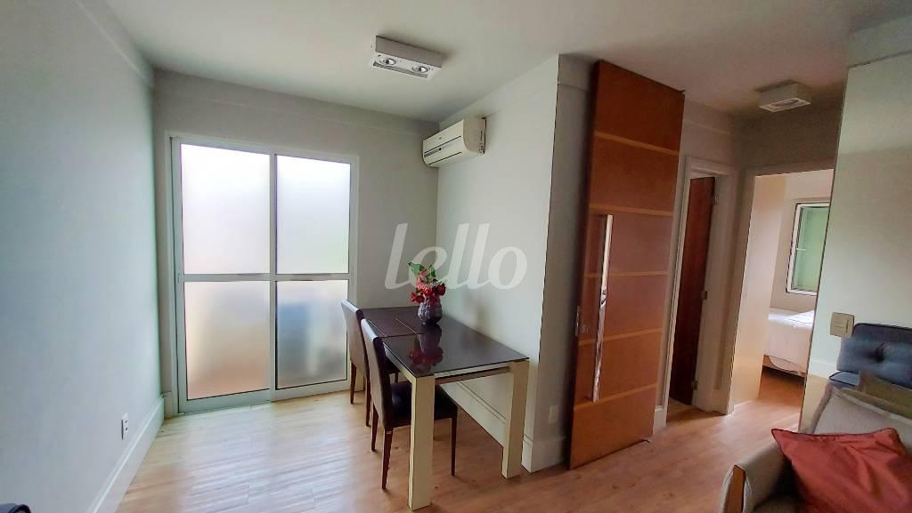 SALA DOIS AMBIENTES de Apartamento à venda, Padrão com 69 m², 2 quartos e 1 vaga em Vila Olímpia - São Paulo