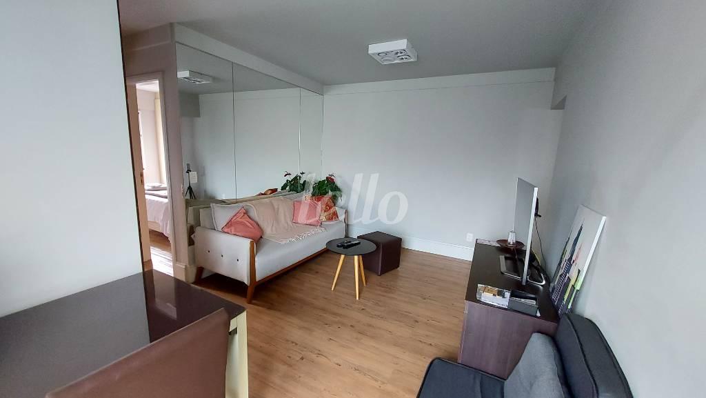 SALA DOIS AMBIENTES de Apartamento à venda, Padrão com 69 m², 2 quartos e 1 vaga em Vila Olímpia - São Paulo