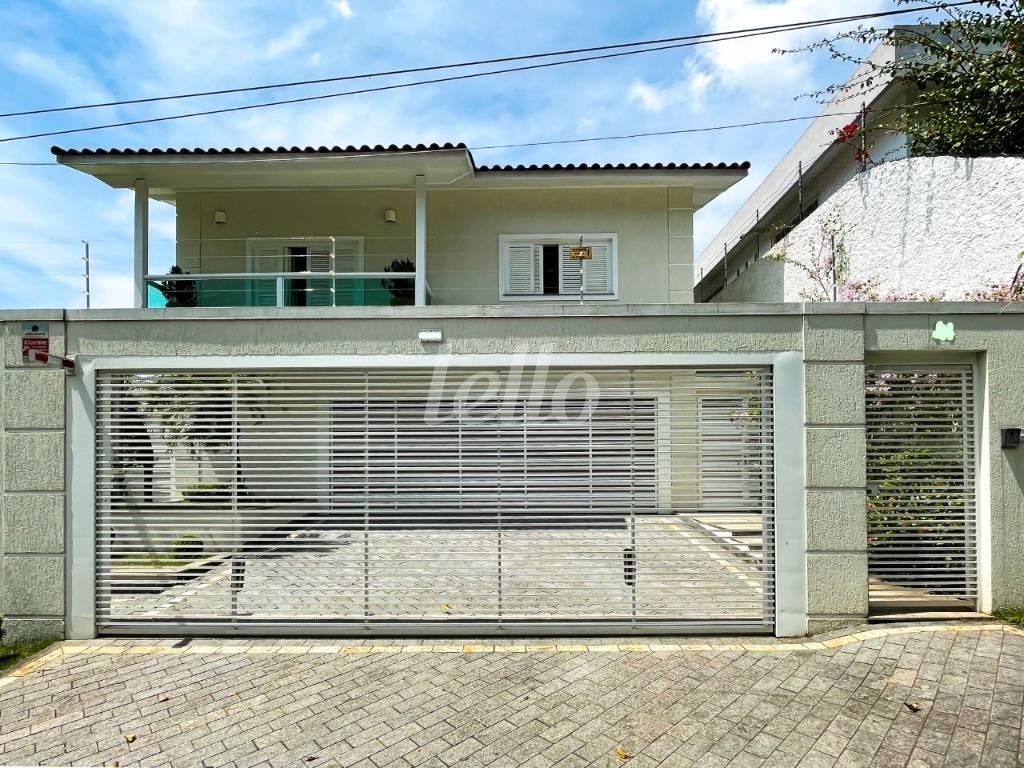 FACHADA de Casa à venda, sobrado com 370 m², 5 quartos e 4 vagas em Barro Branco - zona Norte - São Paulo