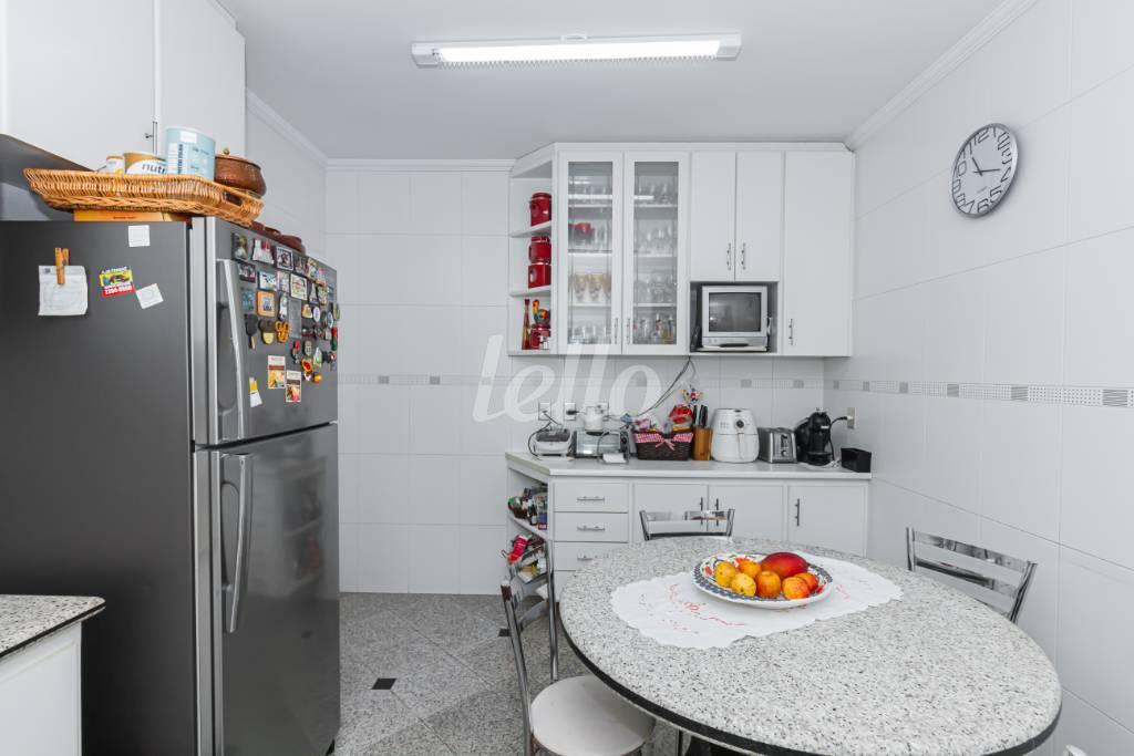 COZINHA de Casa à venda, sobrado com 370 m², 5 quartos e 4 vagas em Barro Branco - zona Norte - São Paulo