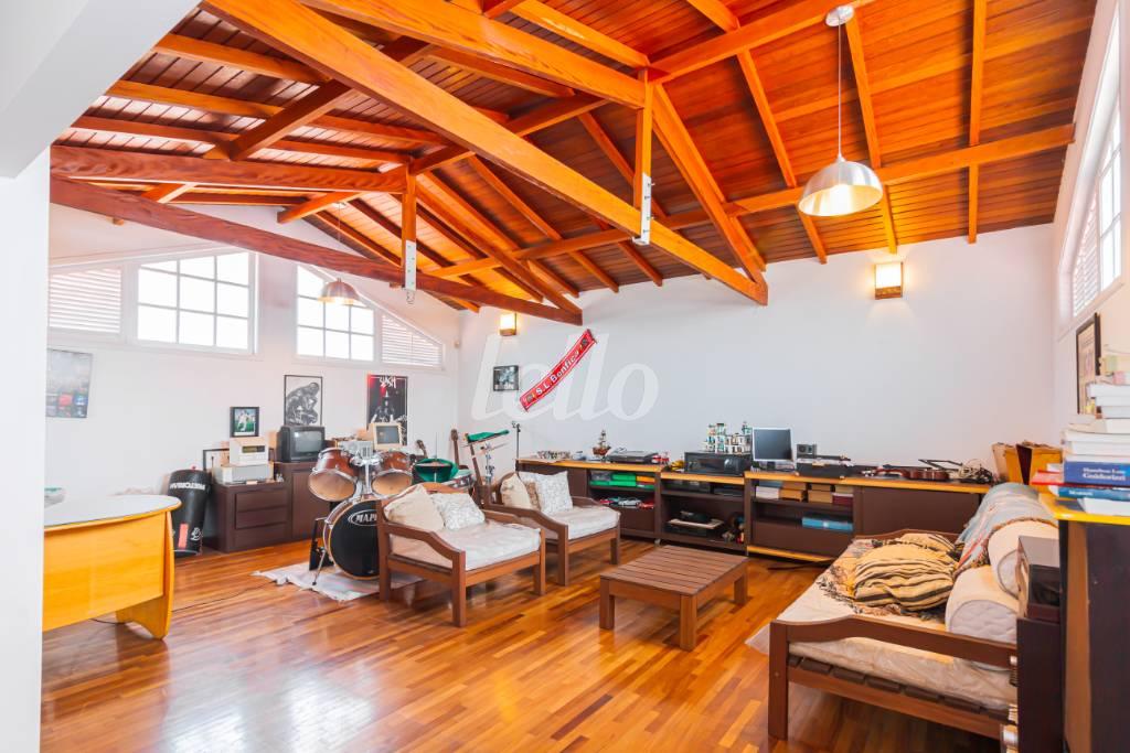 SÓTÃO de Casa à venda, sobrado com 370 m², 5 quartos e 4 vagas em Barro Branco - zona Norte - São Paulo