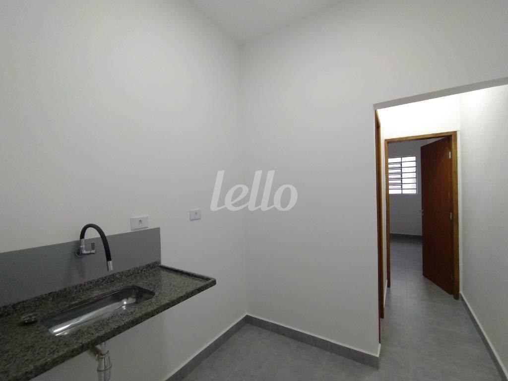 COPA de Sala / Conjunto para alugar, Padrão com 121 m², e 2 vagas em Vila Mazzei - São Paulo