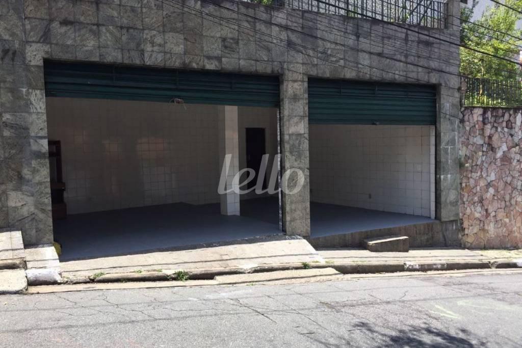 GARAGEM de Casa à venda, sobrado com 220 m², 3 quartos e 4 vagas em Vila Madalena - São Paulo