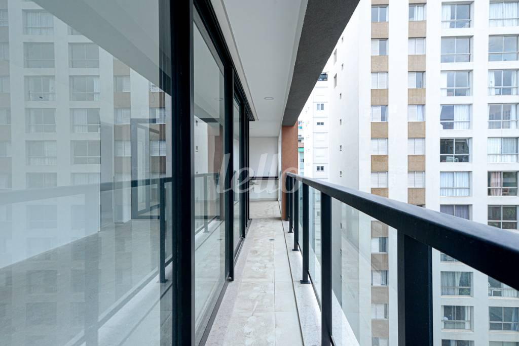 VARANDA GOURMET de Apartamento à venda, Padrão com 133 m², 3 quartos e 3 vagas em Jardim Paulista - São Paulo