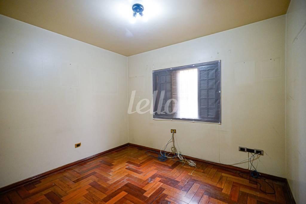 DORMITÓRIO de Casa à venda, sobrado com 217 m², 4 quartos e 2 vagas em Vila Isolina Mazzei - São Paulo