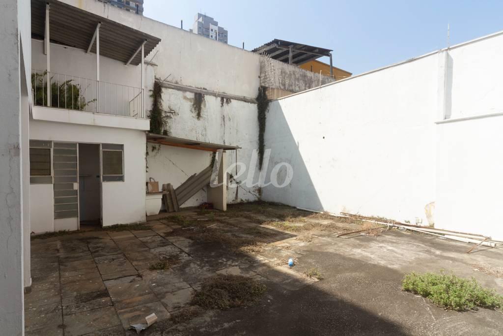 QUINTAL de Casa à venda, de vila - sobrado com 220 m², e 10 vagas em Santana - São Paulo