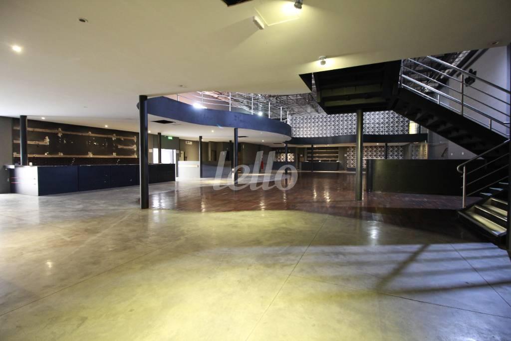 SALÃO PRINCIPAL de Galpão/Armazém para alugar, Padrão com 1637 m², e 10 vagas em Vila Prudente - São Paulo