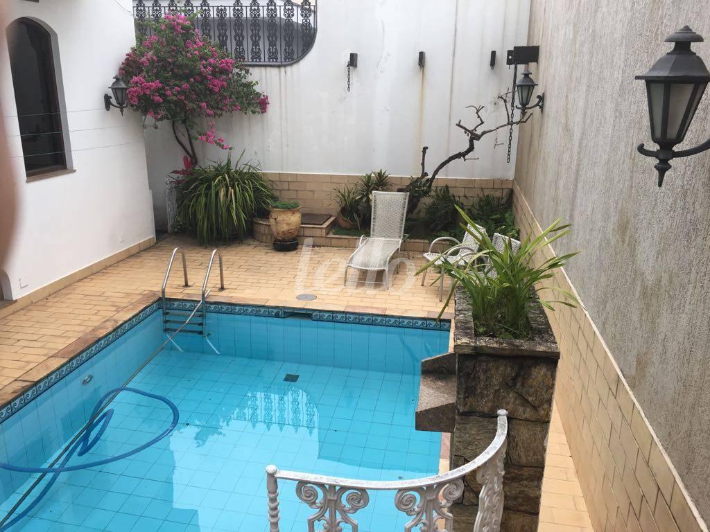 PISCINA de Casa à venda, sobrado com 368 m², 5 quartos e 7 vagas em Jardim Avelino - São Paulo