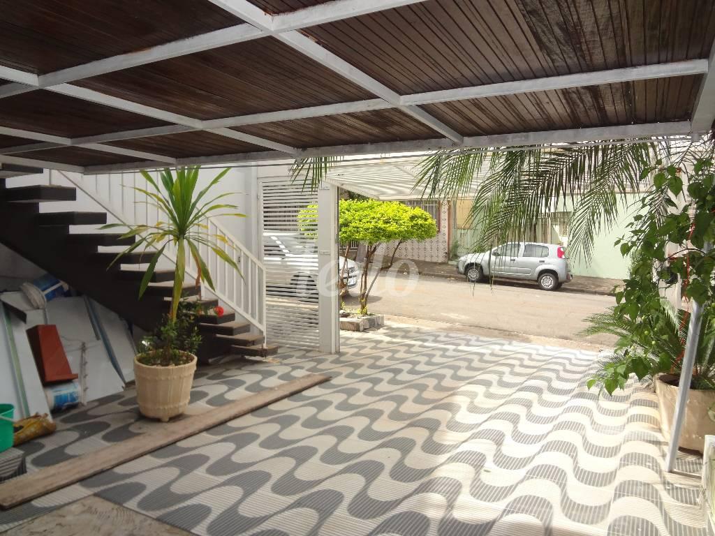 GARAGEM de Casa para alugar, sobrado com 329 m², 4 quartos e 4 vagas em Vila Bertioga - São Paulo