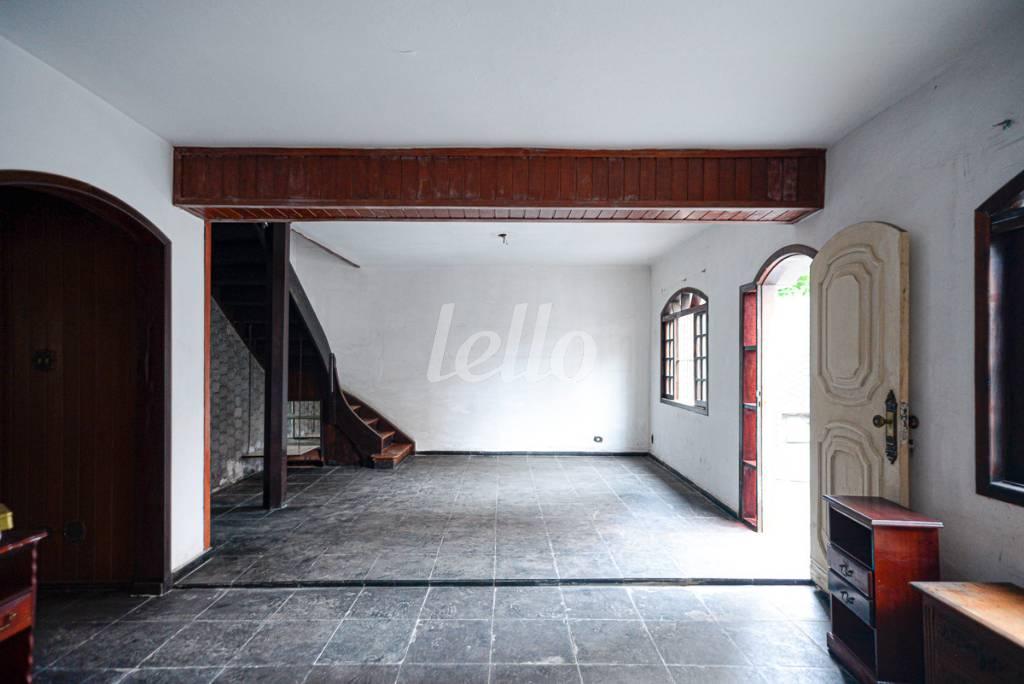 SALA DOIS AMBIENTES de Casa à venda, sobrado com 280 m², 3 quartos e 3 vagas em Vila Mariana - São Paulo
