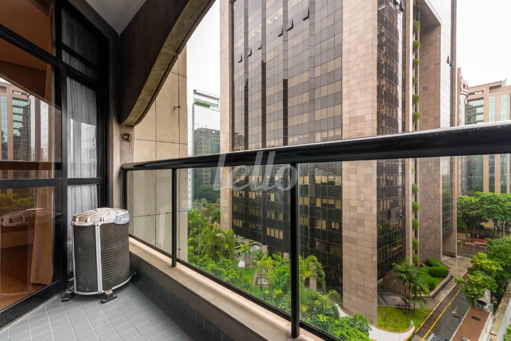 SACADA de Apartamento à venda, Flat com 42 m², 1 quarto e 1 vaga em Jardins - São Paulo