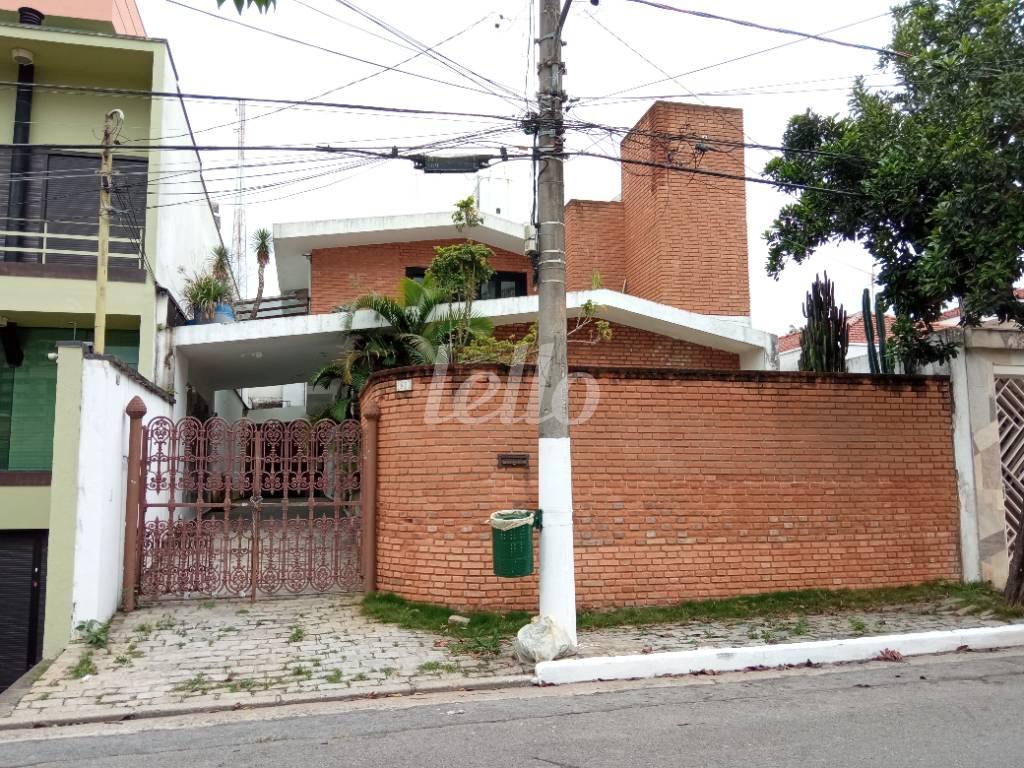 FACHADA de Casa à venda, sobrado com 300 m², 5 quartos e 5 vagas em Jardim Avelino - São Paulo