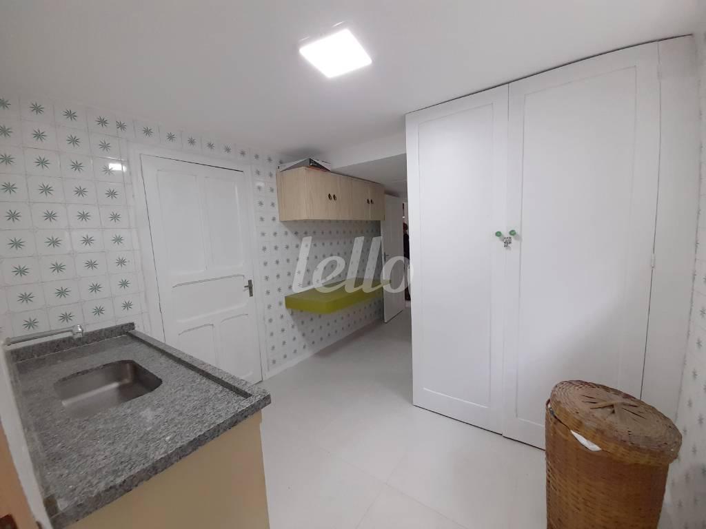 COZINHA EDICULA de Casa à venda, sobrado com 280 m², 6 quartos e 4 vagas em Barro Branco - zona Norte - São Paulo
