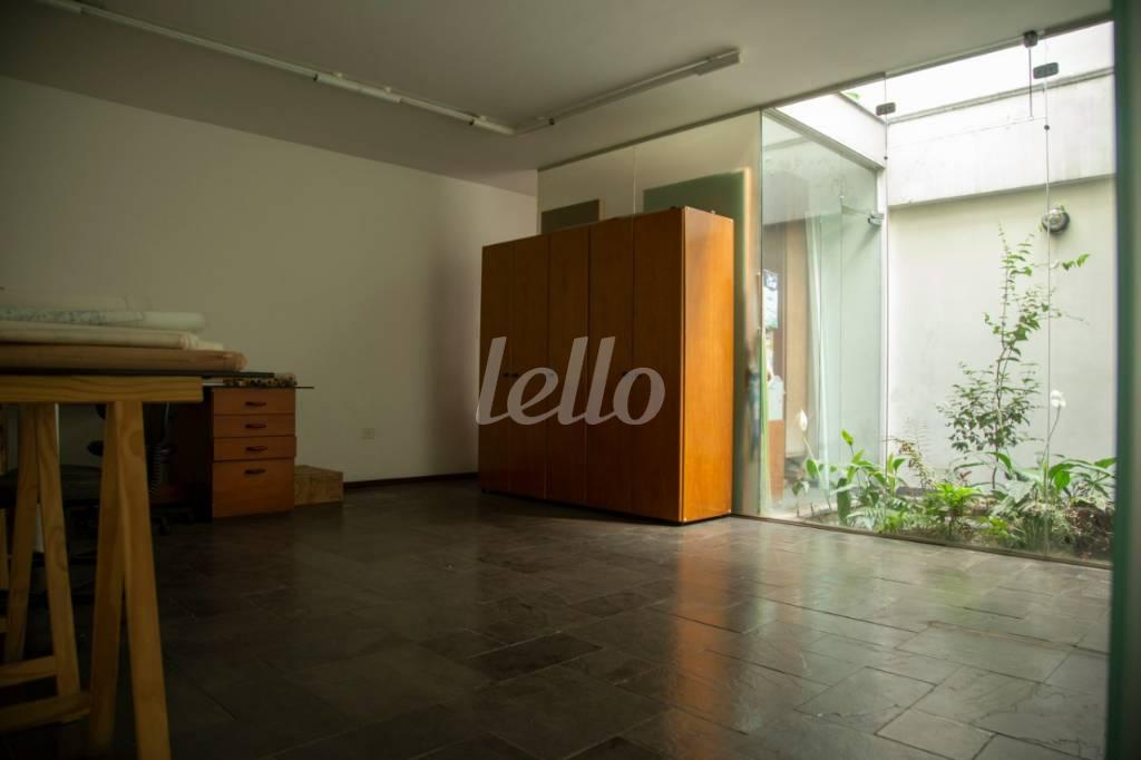 SALA de Casa à venda, sobrado com 200 m², e 1 vaga em Indianópolis - São Paulo