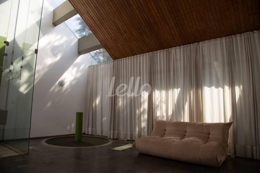 SALA de Casa à venda, sobrado com 200 m², e 1 vaga em Indianópolis - São Paulo