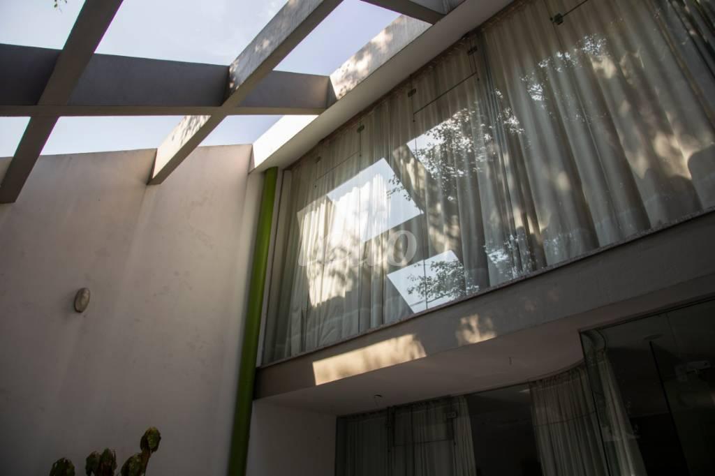 ÁREA EXTERNA de Casa à venda, sobrado com 200 m², e 1 vaga em Indianópolis - São Paulo