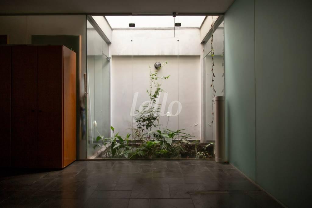 JARDIM DE INVERNO de Casa à venda, sobrado com 200 m², e 1 vaga em Indianópolis - São Paulo
