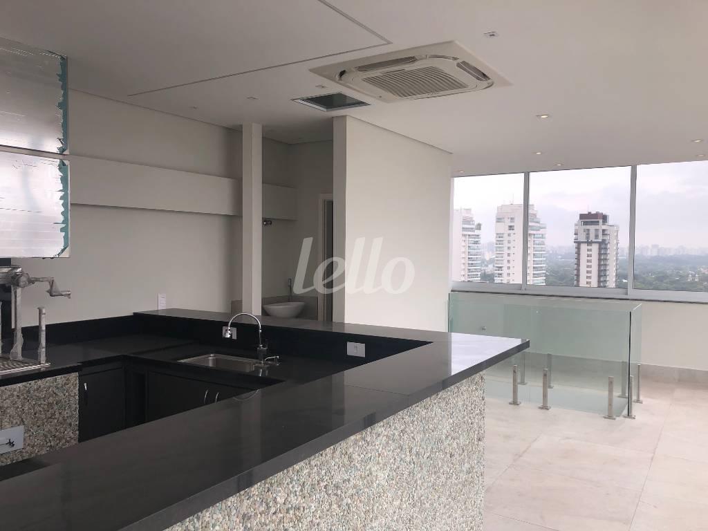 COBERTURA de Apartamento à venda, Triplex com 215 m², 3 quartos e 2 vagas em Pinheiros - São Paulo